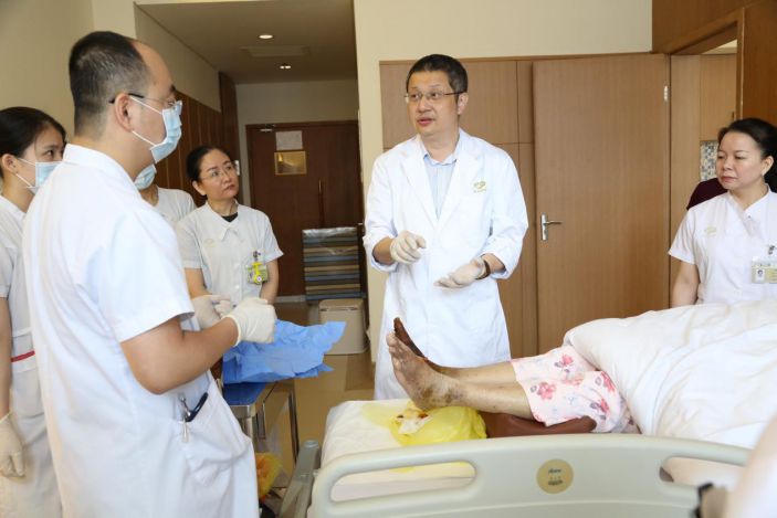 国内知名糖尿病专家杨川教授 莅临康美医院讲学、指导工作